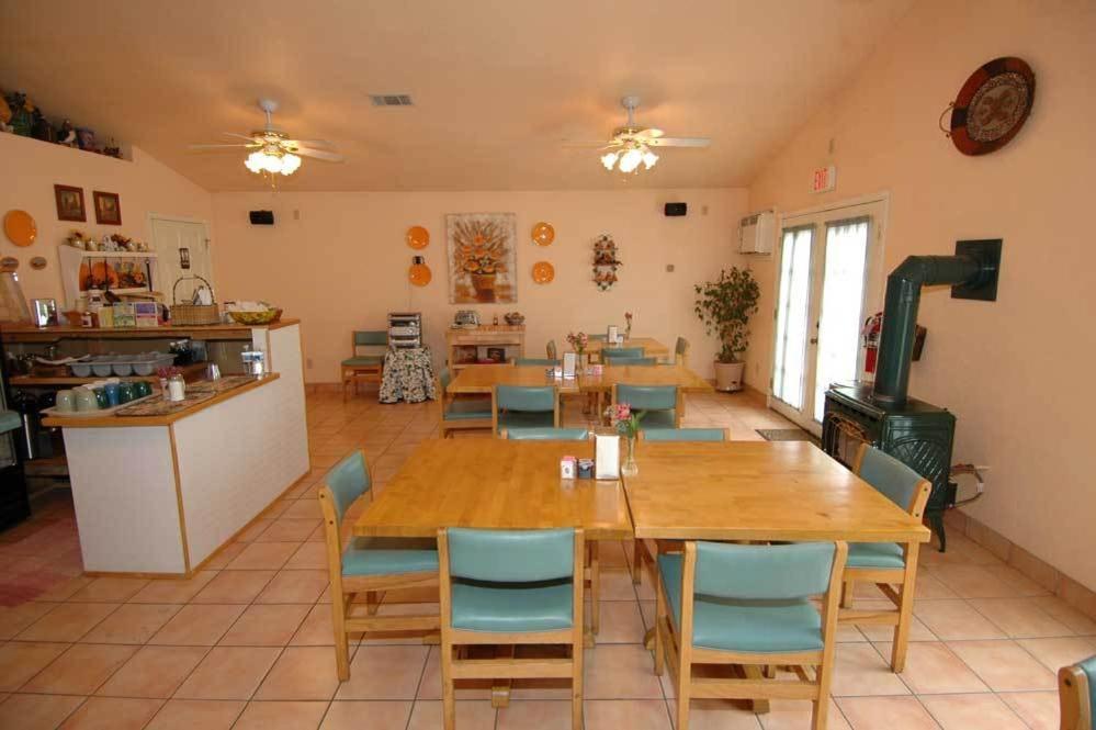 Buffalo Pointe Inn Williams Esterno foto